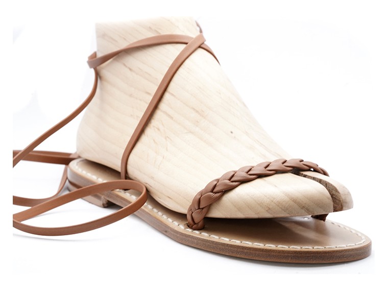 Capri slave sandals with braid