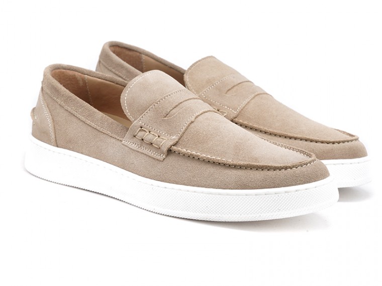 Men's flesh-colored moccasins